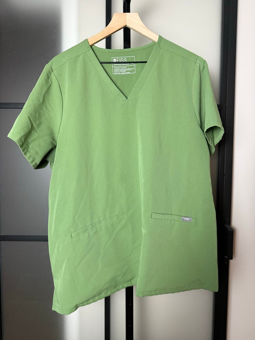 FIGS Green Scrub Top Size XXL
